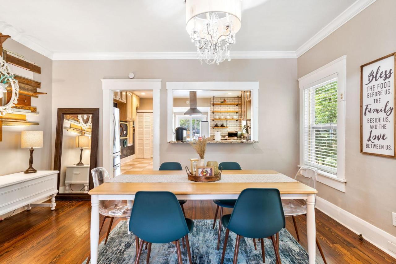 Four Different Options At One Great Location-- 1 - Spacious 3 Bed 2 Bath House Or 2- 2Nd Floor 2 Bed 1 Bath Guesthouse Or 3- 1St Floor Studio Or 3- A Tiny Home Rv Tampa Exterior photo